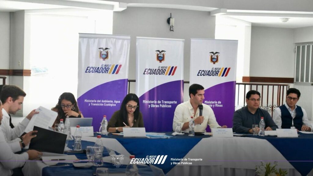 Gobierno Nacional entrega recursos para obras viales en Azuay ...