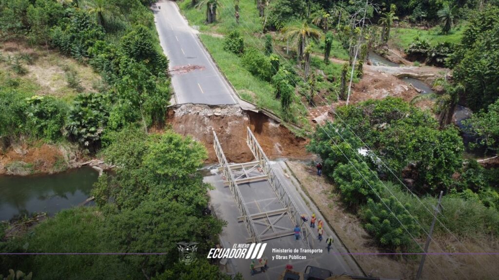 Avanza la instalación del puente Bailey en La Concordia – Puerto Nuevo ...