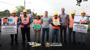 Presidente Daniel Noboa verifica los trabajos en la Rehabilitación del tramo vial El Triunfo – El Piedrero – Límite Provincial Guayas / Cañar